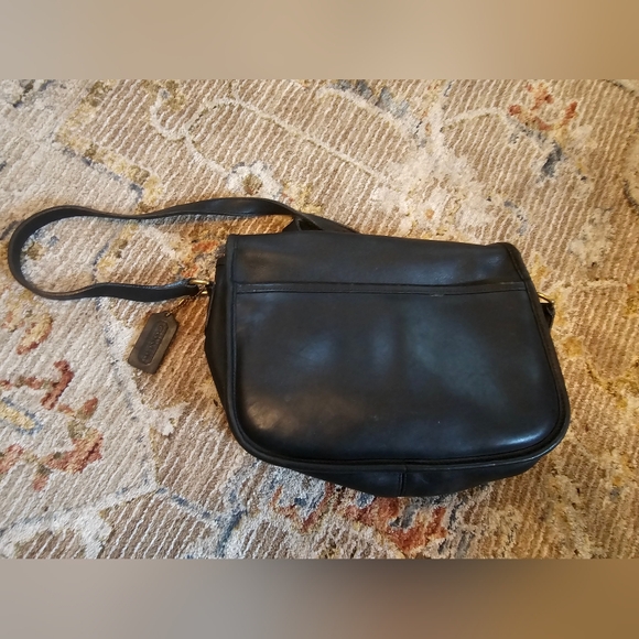 Vintage Coach classic city bag crossbody. Excellent condition! - Picture 2 of 7